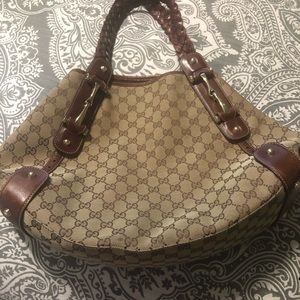 Gucci Brown Leather Pelham Tote. 100% authentic